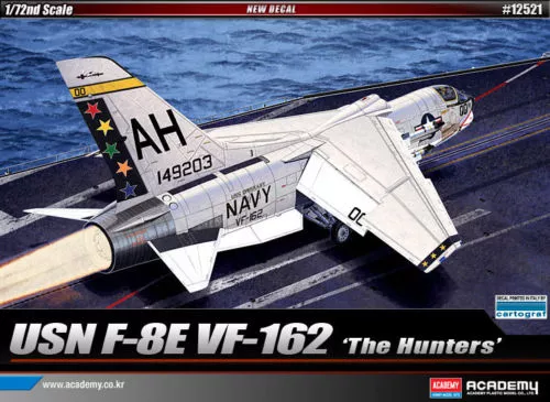 Academy - F-8E VF-162 THE HUNTERS